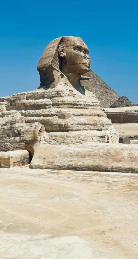 Mesho Falcon Pyramids View Inn Kafrat al Jabal Exterior photo