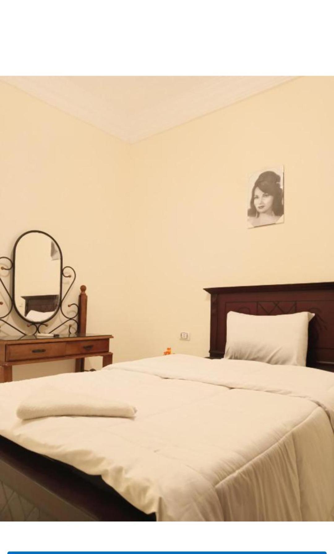 Mesho Falcon Pyramids View Inn Kafrat al Jabal Exterior photo