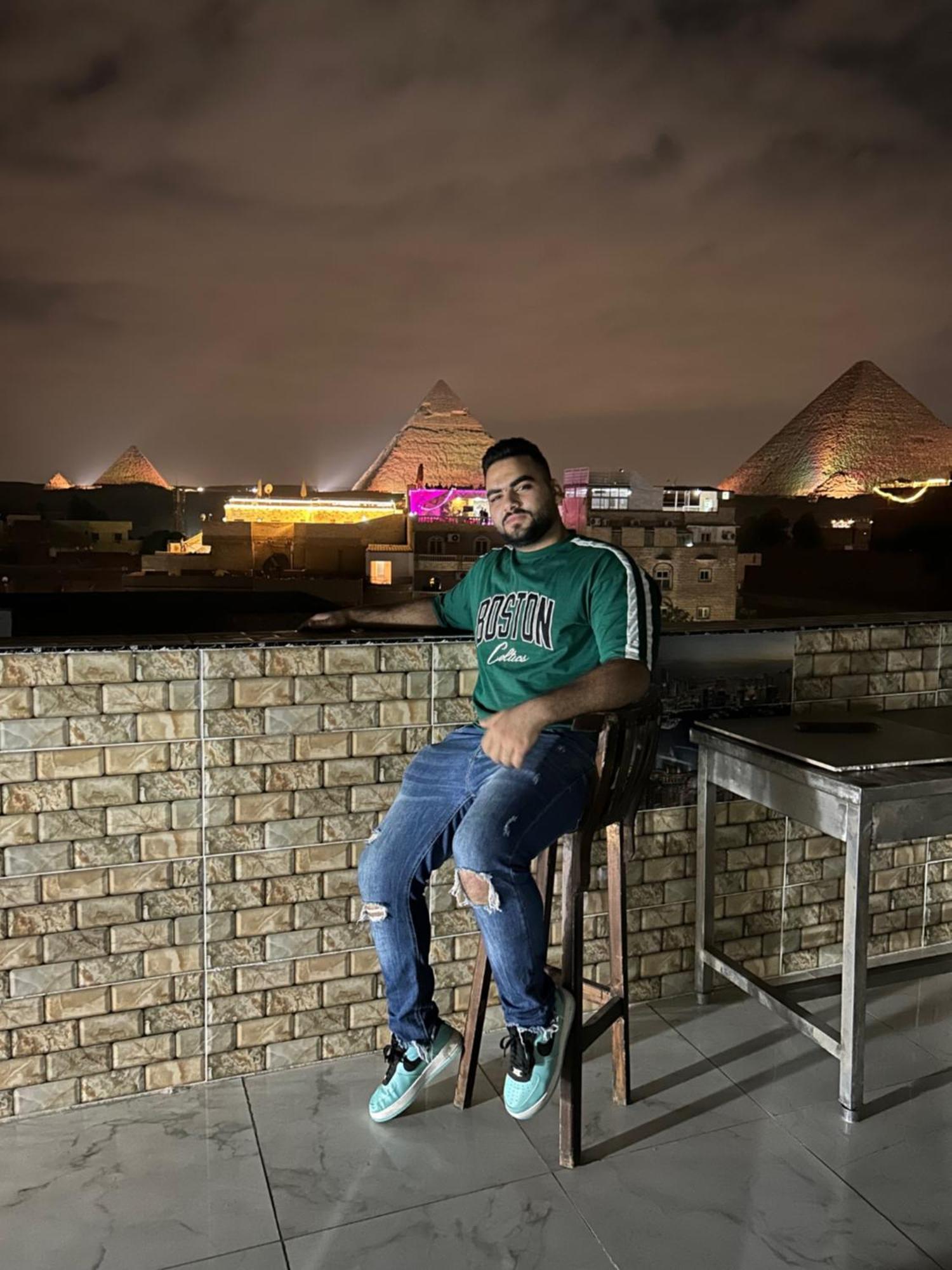 Mesho Falcon Pyramids View Inn Kafrat al Jabal Exterior photo