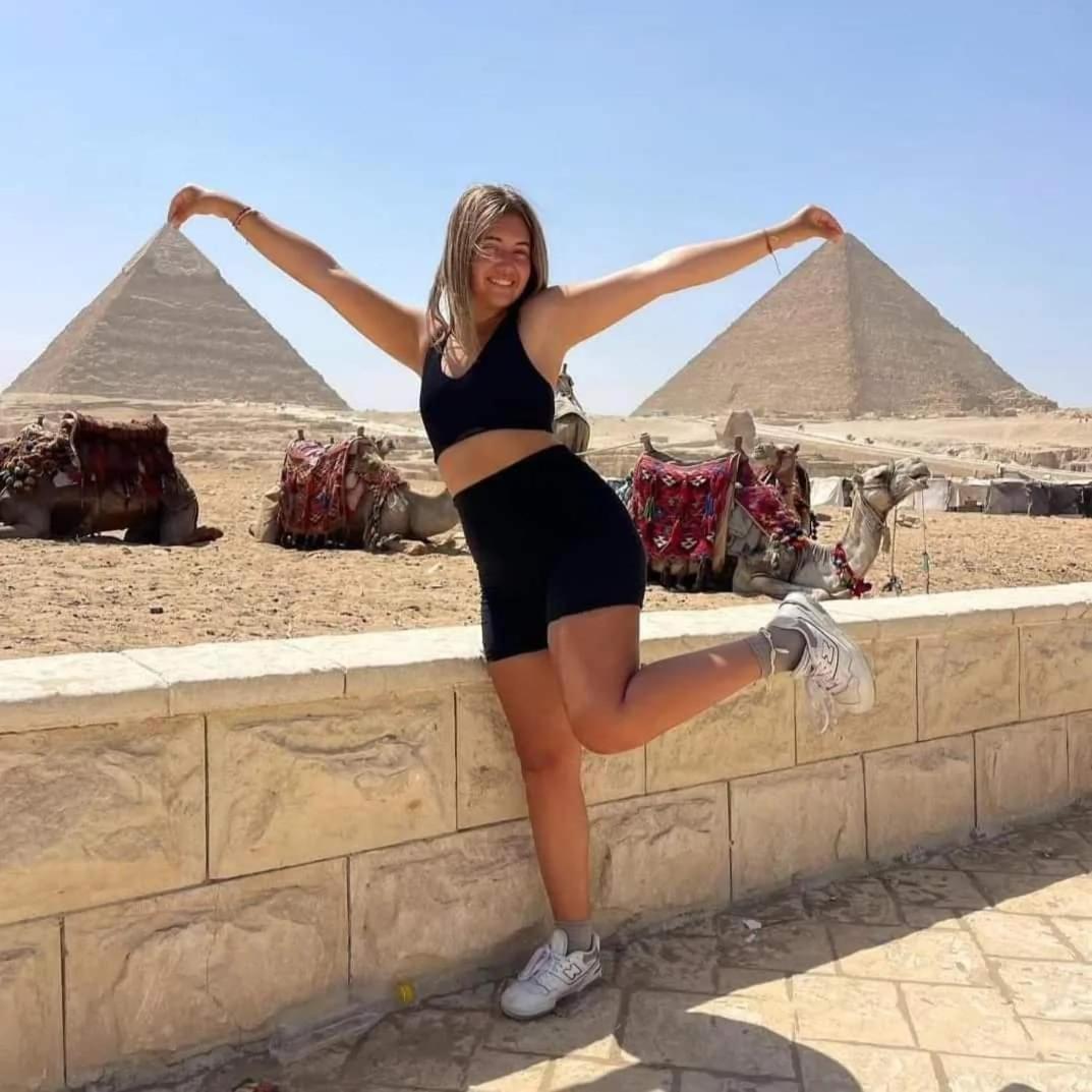 Mesho Falcon Pyramids View Inn Kafrat al Jabal Exterior photo