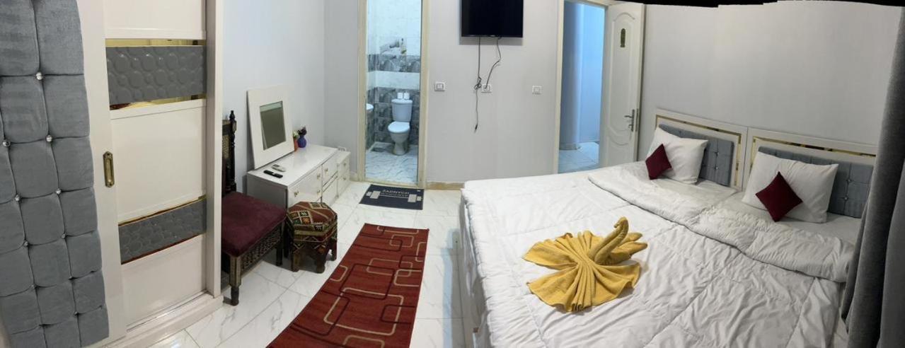 Mesho Falcon Pyramids View Inn Kafrat al Jabal Exterior photo